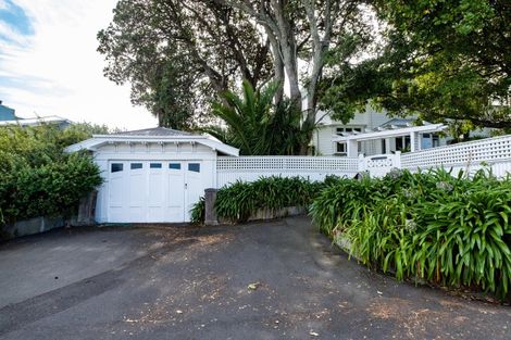 Photo of property in 14 Elizabeth Road, Bluff Hill, Napier, 4110