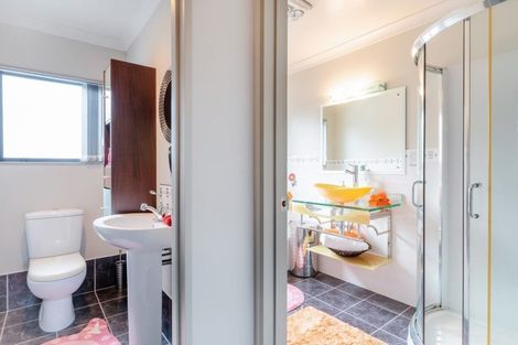 Photo of property in 160 Hutchinson Avenue, New Lynn, Auckland, 0600