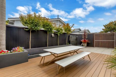 Photo of property in 2/59 Dignan Street, Point Chevalier, Auckland, 1022