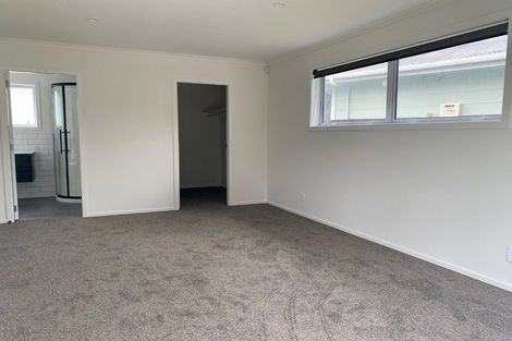 Photo of property in 5 Hollard Grove, Avalon, Lower Hutt, 5011