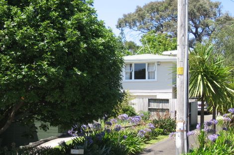 Photo of property in 81 Dundale Avenue, Blockhouse Bay, Auckland, 0600