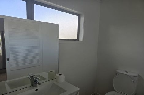 Photo of property in 8 Staveley Avenue, Mount Roskill, Auckland, 1041