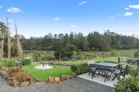 Photo of property in 86 Matakohe Wharf Road, Matakohe, 0593