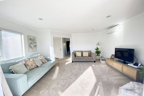 Photo of property in 12 Shannon Place, Torbay, Auckland, 0630