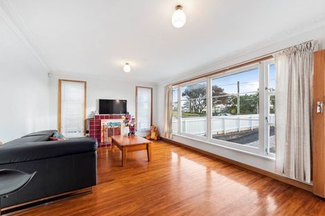 Photo of property in 68 Staveley Avenue, Mount Roskill, Auckland, 1041