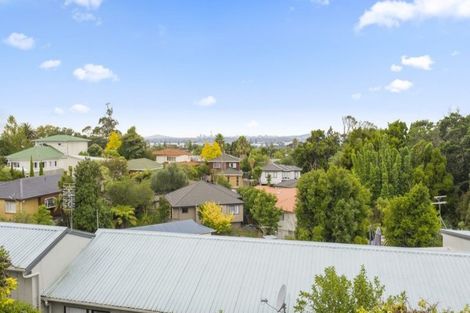 Photo of property in 1/5 Tirimoana Road, Te Atatu South, Auckland, 0602