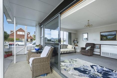 Photo of property in 160 Macandrew Road, South Dunedin, Dunedin, 9012