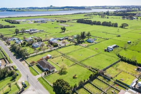 Photo of property in 140 Mako Mako Road, Levin, 5510