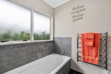 Photo of property in 4 Trinity Place, Albany, Auckland, 0632