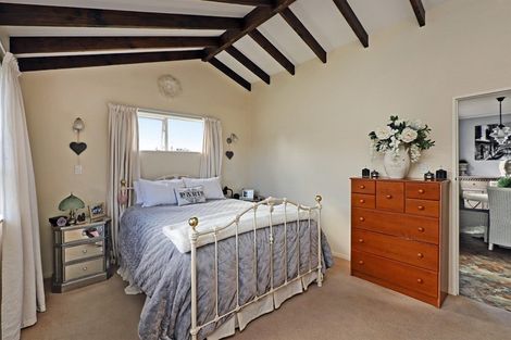 Photo of property in 75 Church Road, Taradale, Napier, 4112