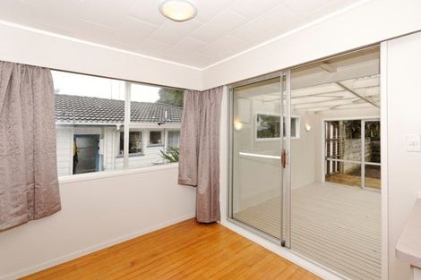 Photo of property in 19 Helleur Road, Massey, Auckland, 0614