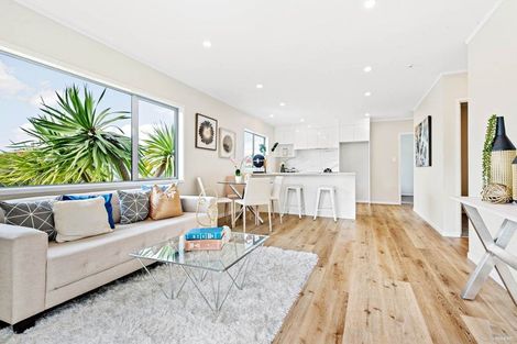 Photo of property in 127 Brian Crescent, Stanmore Bay, Whangaparaoa, 0932