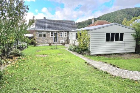Photo of property in 8 Cleland Crescent, Naenae, Lower Hutt, 5011