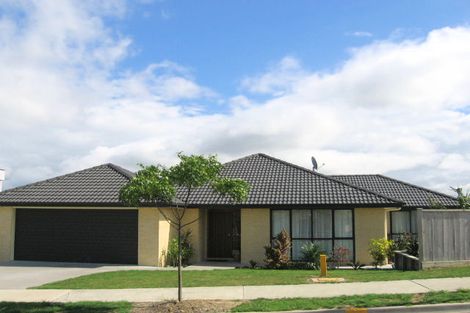 Photo of property in 19 Mackwell Road, Fairview Heights, Auckland, 0632