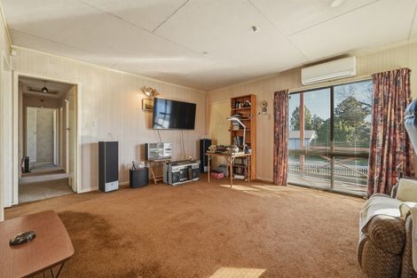 Photo of property in 35 Rewarewa Street, Owhata, Rotorua, 3010