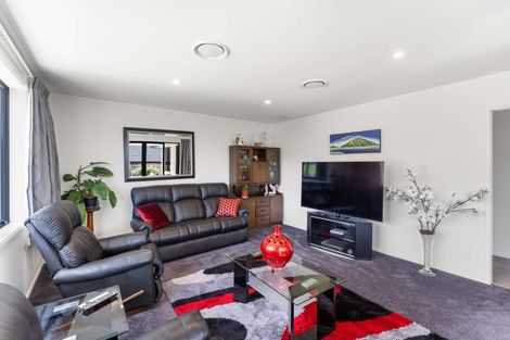 Photo of property in 12 Morepork Drive, Waikanae, 5036