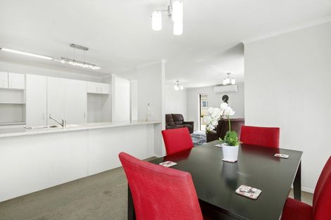 Photo of property in 3a Savage Crescent, Upper Hutt Central, Upper Hutt, 5018