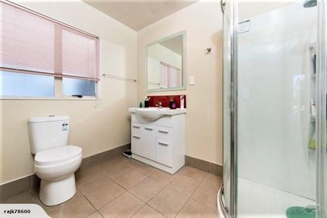Photo of property in 1/49 Sungrove Rise, Sunnyvale, Auckland, 0612