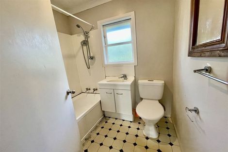 Photo of property in 12 Strid Road, Te Atatu South, Auckland, 0610