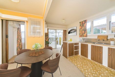 Photo of property in 60 Exeter Crescent, Takaro, Palmerston North, 4412