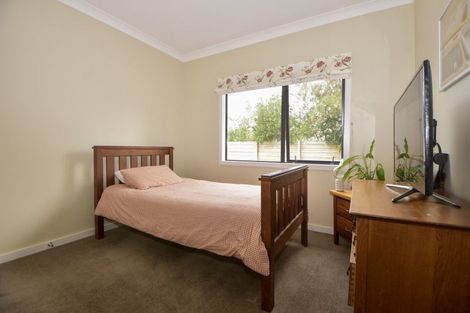 Photo of property in 18 Carrington Drive, Carterton, 5713