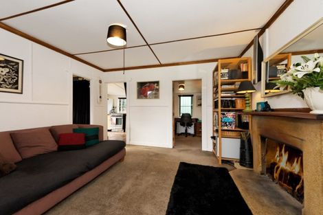 Photo of property in 105 Marine Parade North, Piha, 0772