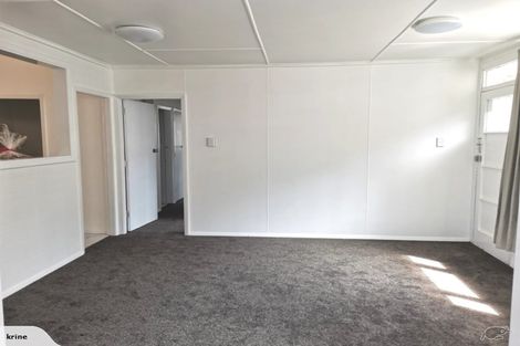 Photo of property in 35 Hanson Grove, Stokes Valley, Lower Hutt, 5019