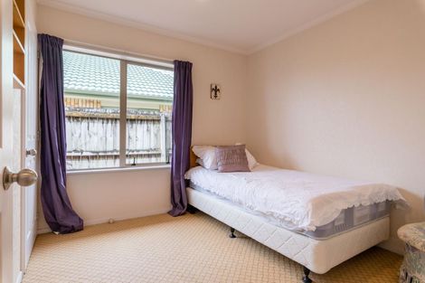 Photo of property in 108n Colwill Road, Massey, Auckland, 0614