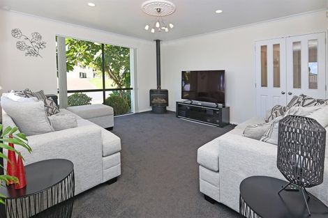 Photo of property in 3 Amesbury Rise, Henderson, Auckland, 0612