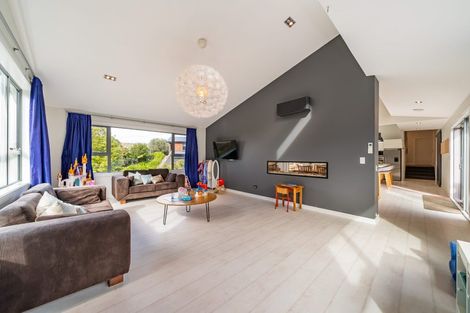 Photo of property in 9 Sylvan Way, Silverstream, Upper Hutt, 5019