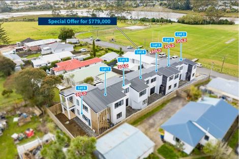 Photo of property in 4/122 Archibald Road, Kelston, Auckland, 0602