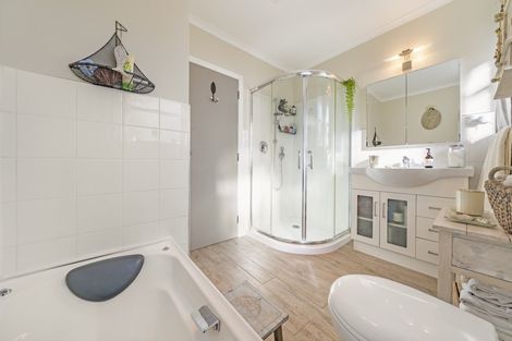 Photo of property in 70 Maymorn Road, Te Marua, Upper Hutt, 5018