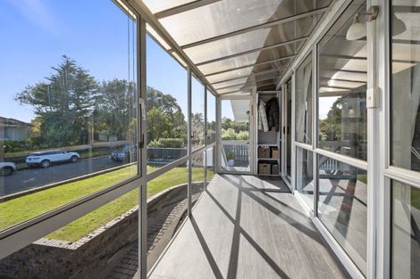 Photo of property in 2 Palliser Place, Milson, Palmerston North, 4414