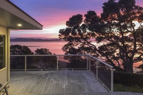 Photo of property in 30 Marellen Drive, Red Beach, 0932