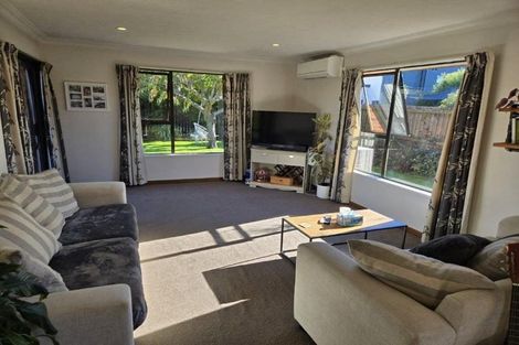 Photo of property in 1/17 Vagues Road, Northcote, Christchurch, 8052