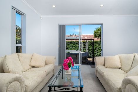 Photo of property in 15 Ferntree Terrace, West Harbour, Auckland, 0618