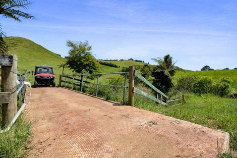 Photo of property in 325a Awai Road, Tarurutangi, New Plymouth, 4372