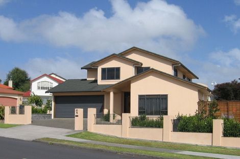 Photo of property in 83 Marina View Drive, West Harbour, Auckland, 0618