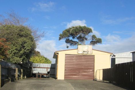 Photo of property in 2 Drayton Place, Highbury, Palmerston North, 4412
