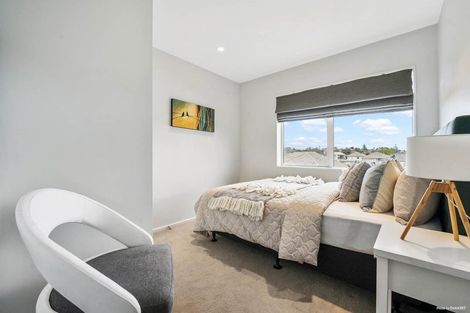 Photo of property in 87 Bordeaux Parade, Te Atatu South, Auckland, 0610