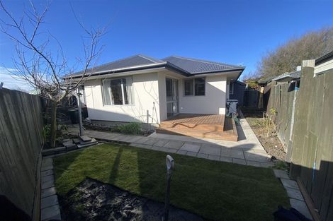 Photo of property in 2/9 Braemar Place, Avonside, Christchurch, 8061