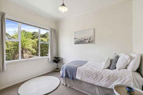 Photo of property in 44 Raroa Terrace, Tawa, Wellington, 5028