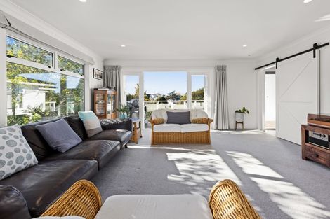 Photo of property in 101 Chaucer Road, Hospital Hill, Napier, 4110