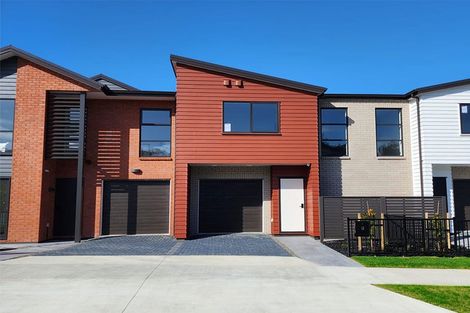 Photo of property in 15 William Calvert Drive, Swanson, Auckland, 0614