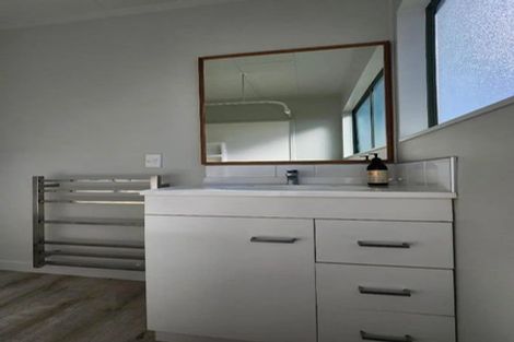 Photo of property in 44 Donnelly Street, Oakura, 4314