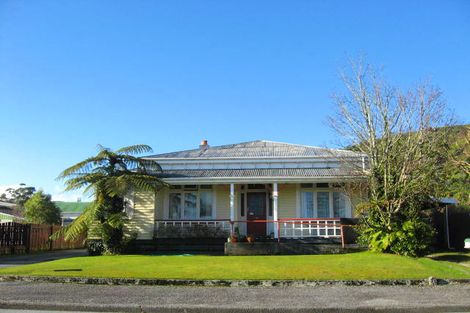 Photo of property in 17 Winnie Street, Greymouth, 7805