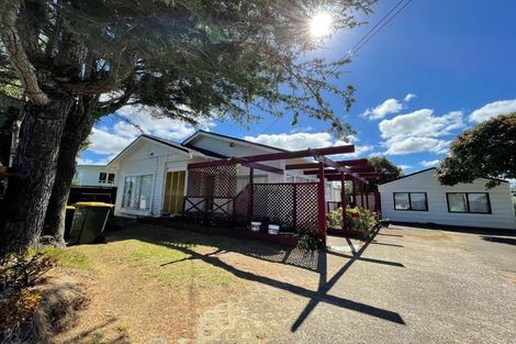 Photo of property in 504 East Coast Road, Windsor Park, Auckland, 0630
