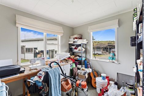 Photo of property in 30 Convent Road, Otaki, 5512