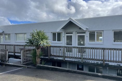 Photo of property in 2/242 Great North Road, Henderson, Auckland, 0612