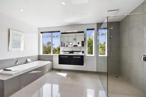 Photo of property in 86 Brougham Street, New Plymouth, 4310